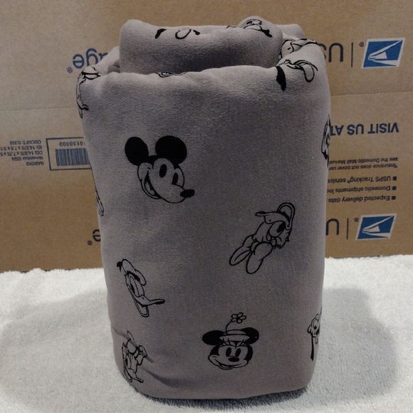 Gray Baby Soft And Comfortable Blanket Wrap with Mickey Mouse - Picture 2 of 3